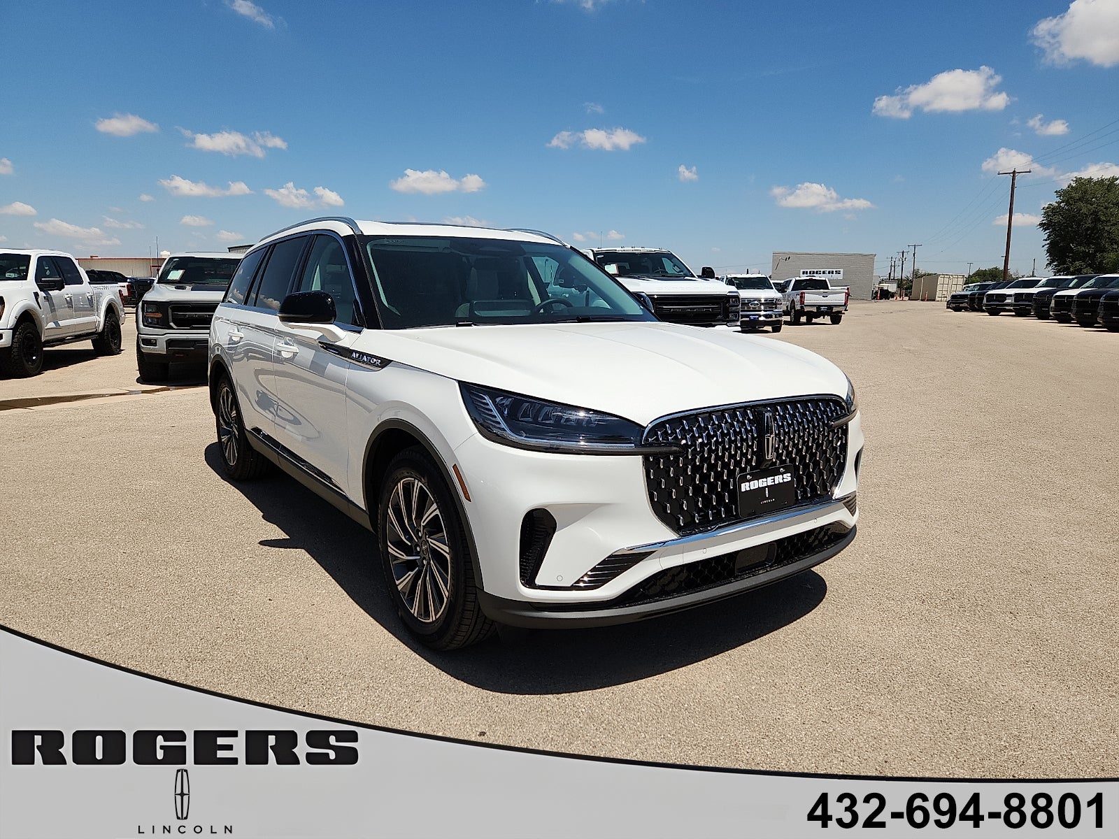 2026 Lincoln Aviator Premiere in Pristine White Metallic Tri-Coat — front three-quarter view