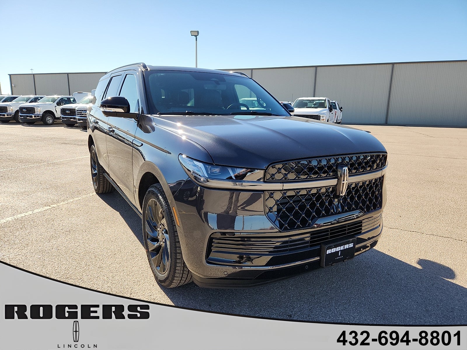 2026 Lincoln Navigator Reserve in Starlight Gray Metallic — front three-quarter view