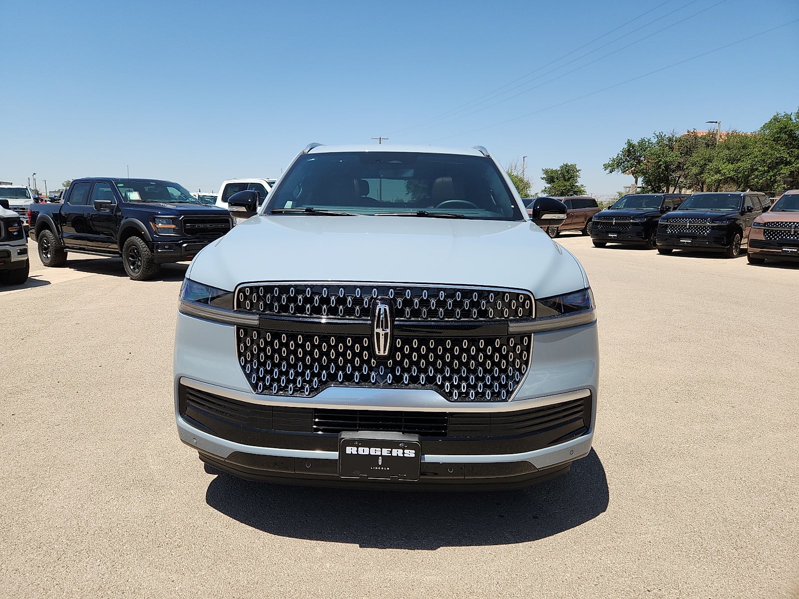 2026 Lincoln Navigator — side profile view