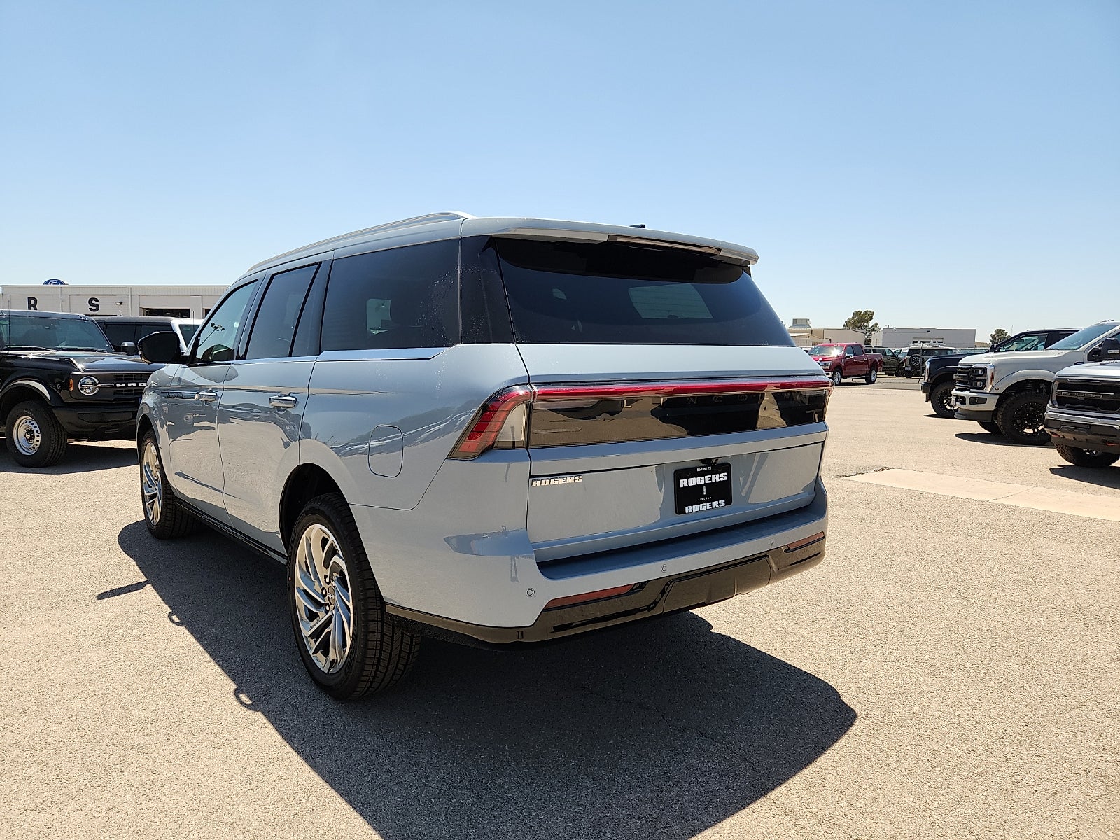 2026 Lincoln Navigator — detail view