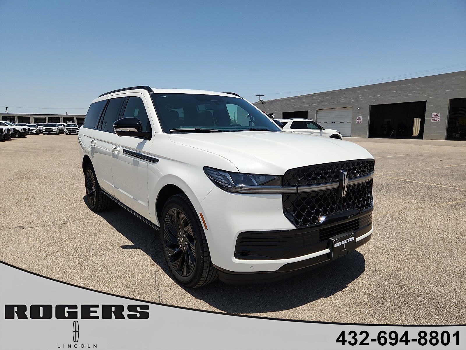 2027 Lincoln Navigator Reserve in Pristine White Metallic Tri-Coat — front three-quarter view