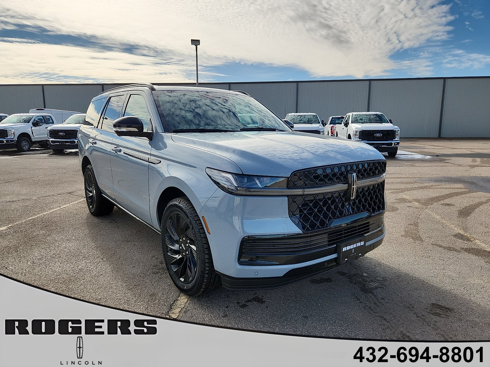 2026 Lincoln Navigator Reserve in Gray Mist Metallic Tri-Coat — front three-quarter view