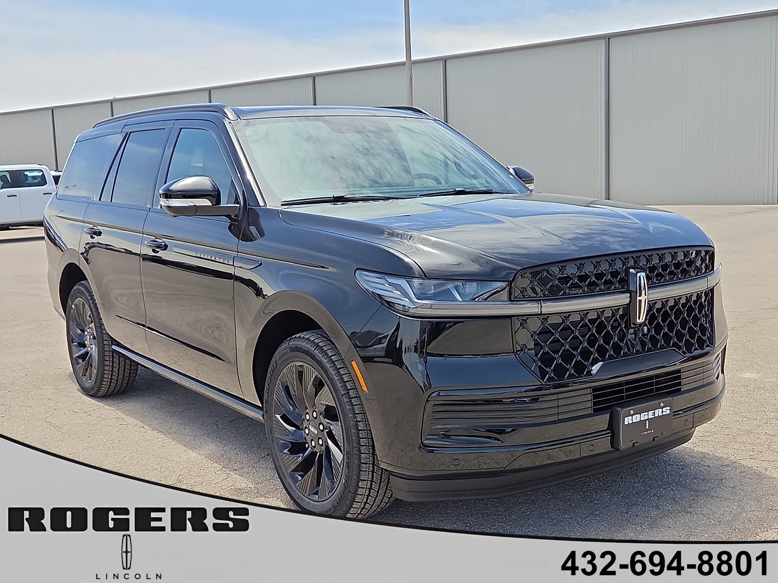 2026 Lincoln Navigator Reserve in Infinite Black Metallic — front three-quarter view