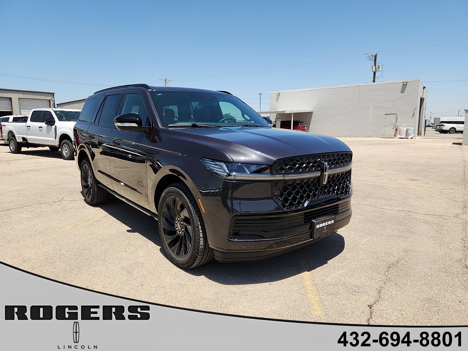 2026 Lincoln Navigator Reserve in Starlight Gray Metallic — front three-quarter view