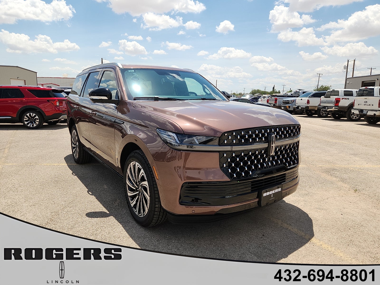 2027 Lincoln Navigator Black Label in Frosted Fig Premium Colorant — front three-quarter view