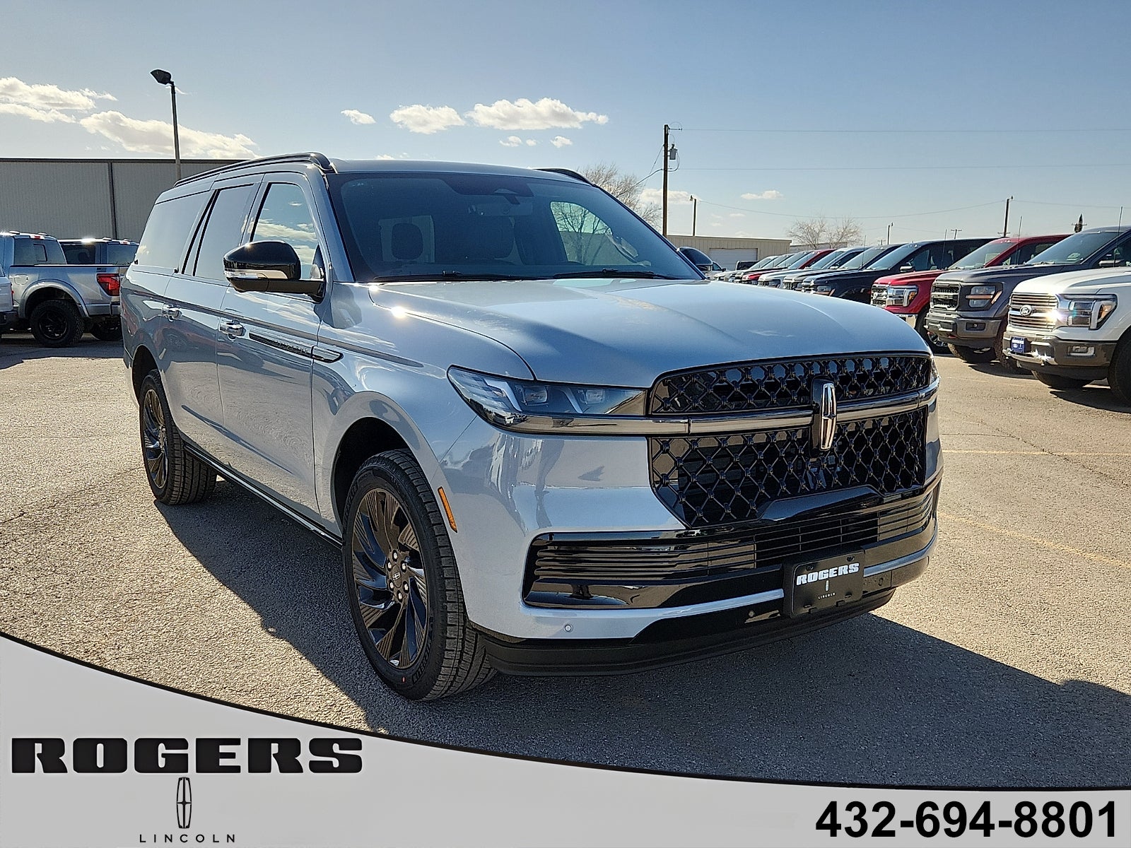 2026 Lincoln Navigator L Reserve in Gray Mist Metallic Tri-Coat — front three-quarter view