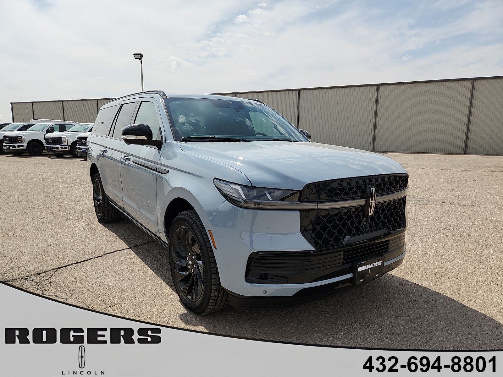 2026 Lincoln Navigator L Reserve in Gray Mist Metallic Tri-Coat — front three-quarter view