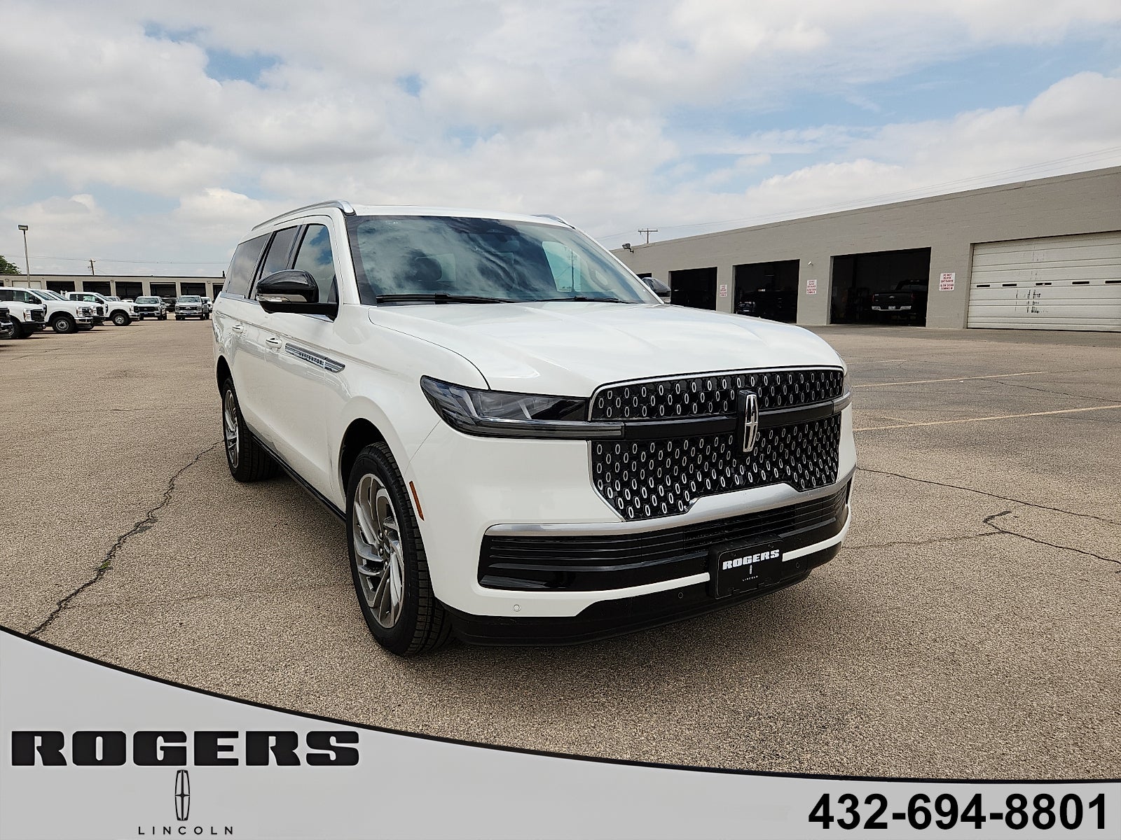 2026 Lincoln Navigator L Reserve in Pristine White Metallic Tri-Coat — front three-quarter view
