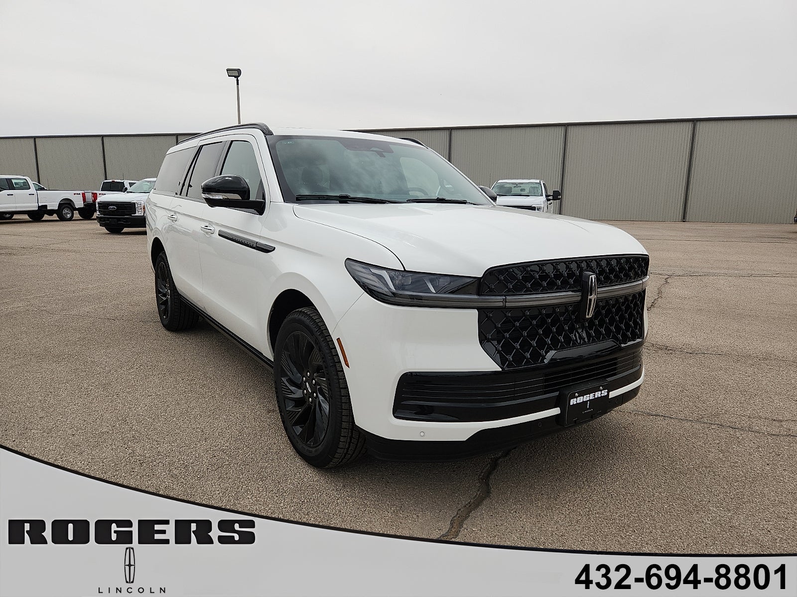 2026 Lincoln Navigator L Reserve in Pristine White Metallic Tri-Coat — front three-quarter view