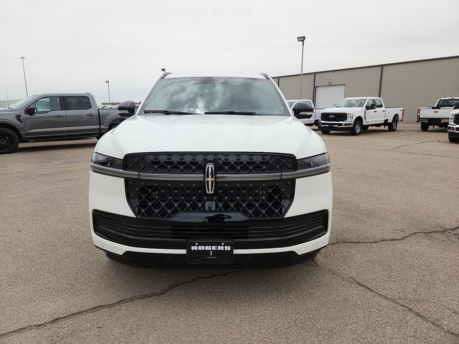 2026 Lincoln Navigator L — side profile view