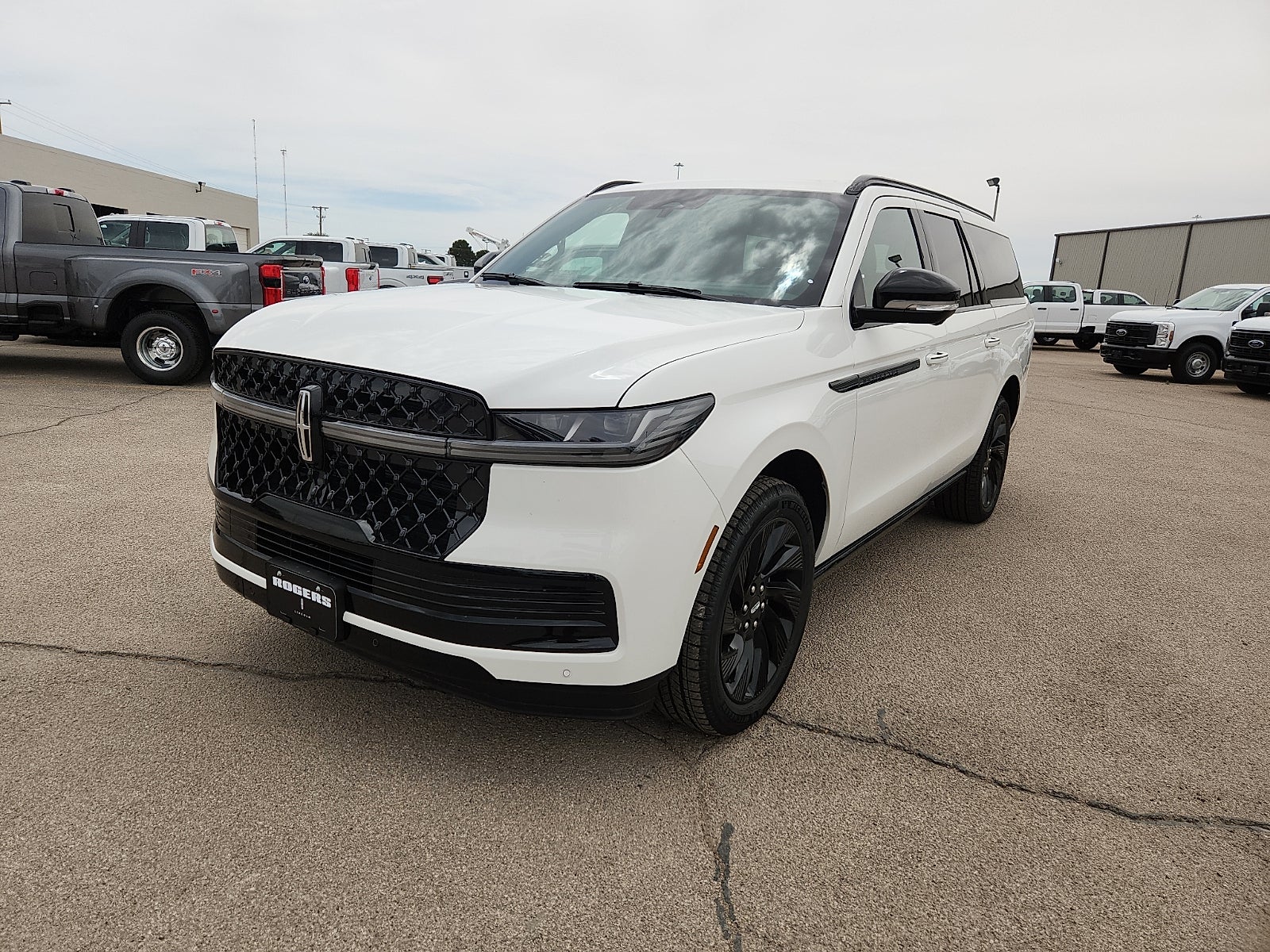 2026 Lincoln Navigator L — rear three-quarter view