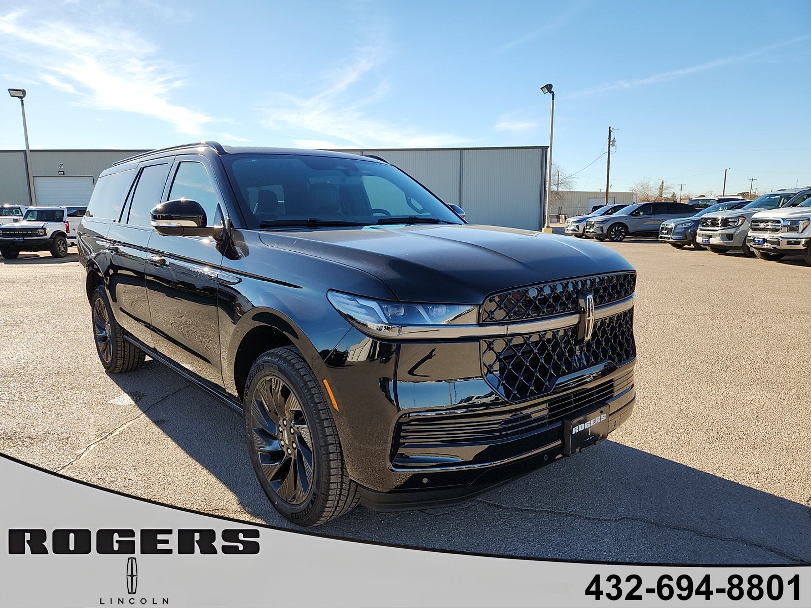 2026 Lincoln Navigator L Reserve in Infinite Black Metallic — front three-quarter view