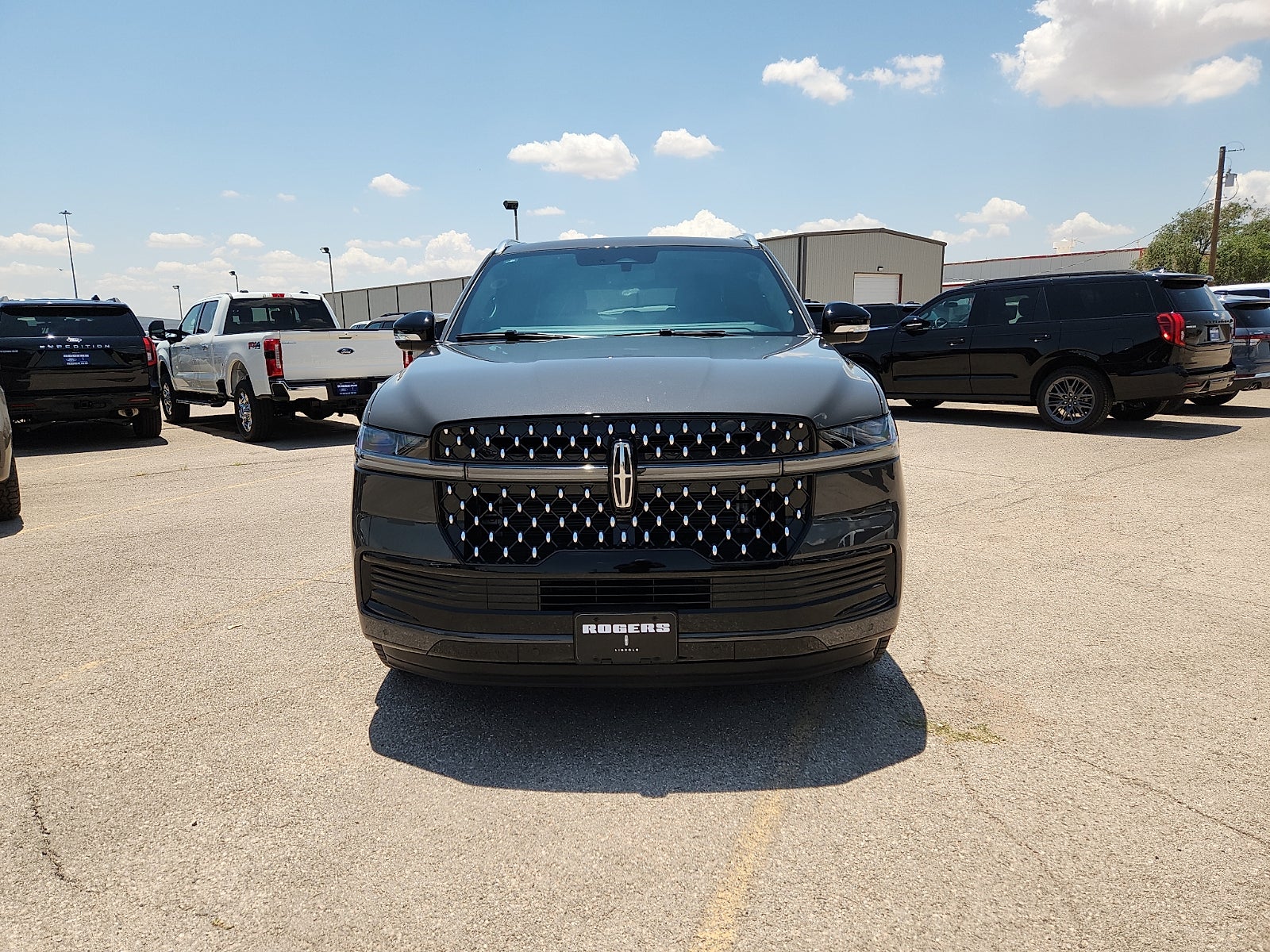 2027 Lincoln Navigator L — side profile view