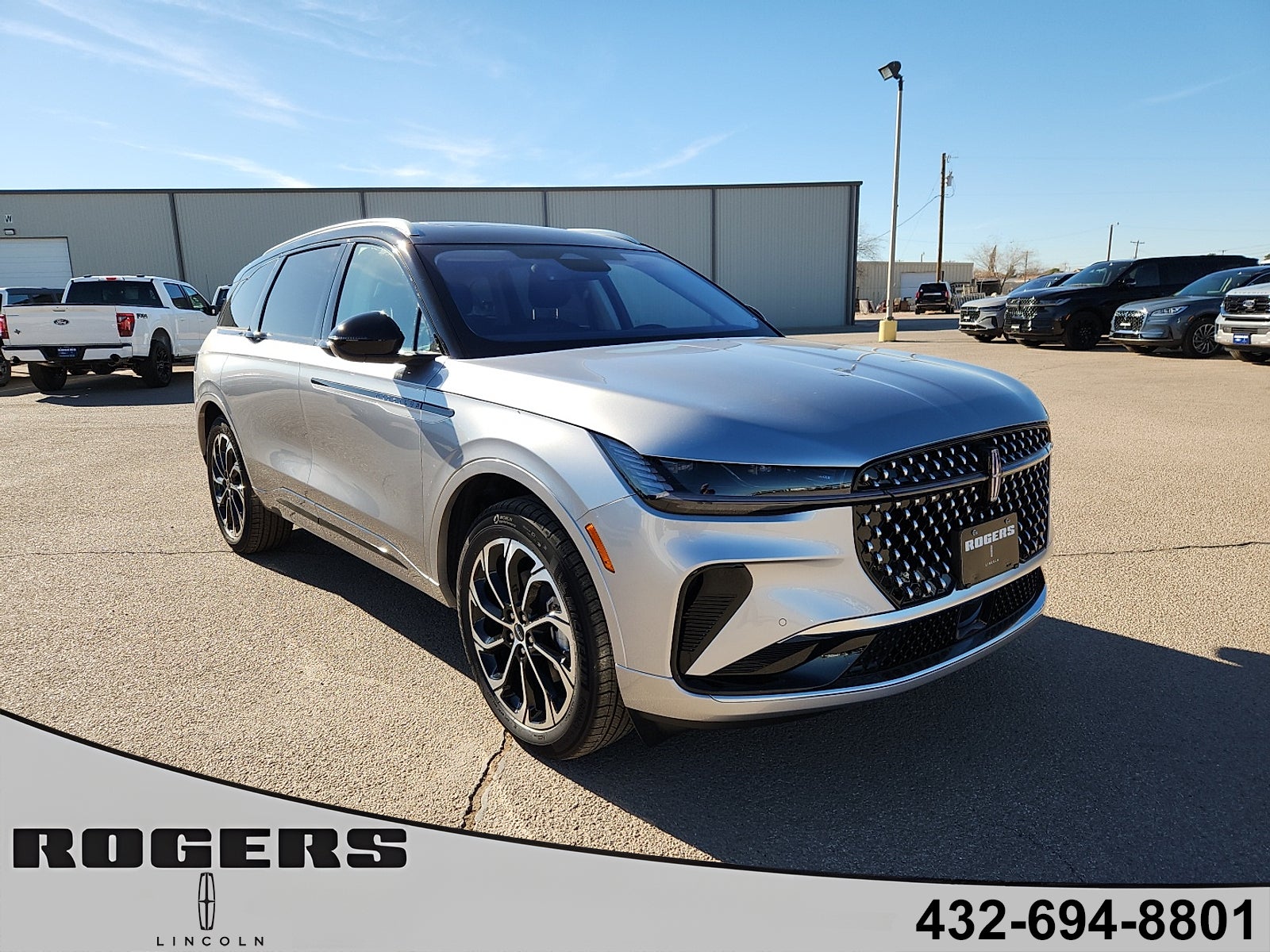 2026 Lincoln Nautilus Reserve in Silver Radiance Metallic Clearcoat — front three-quarter view