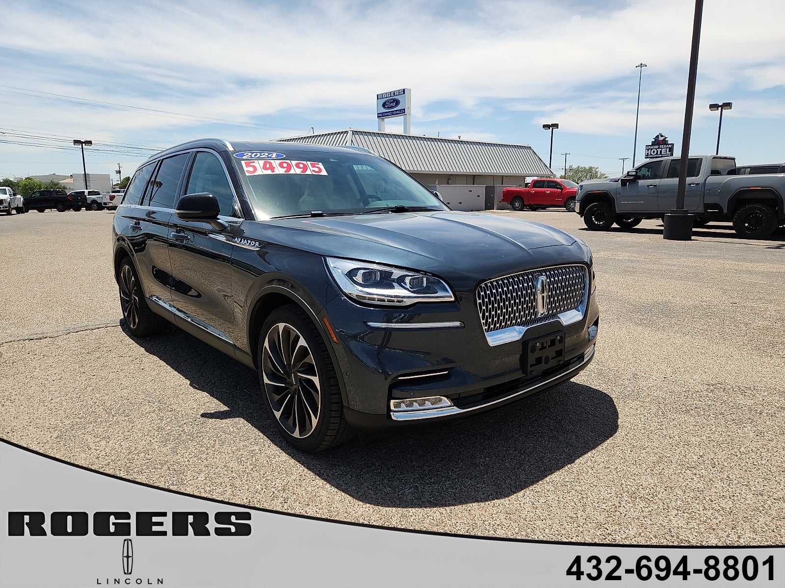 2024 Lincoln Aviator Reserve in Blue Metallic — front three-quarter view